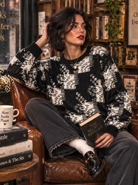 Vintage John Wanamaker M Mohair Wool Sweater Black Ivory Indie 80s 90s
